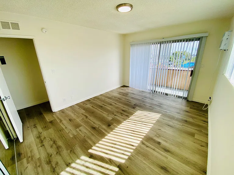7010 Lanewood Ave LLC — Photo 11