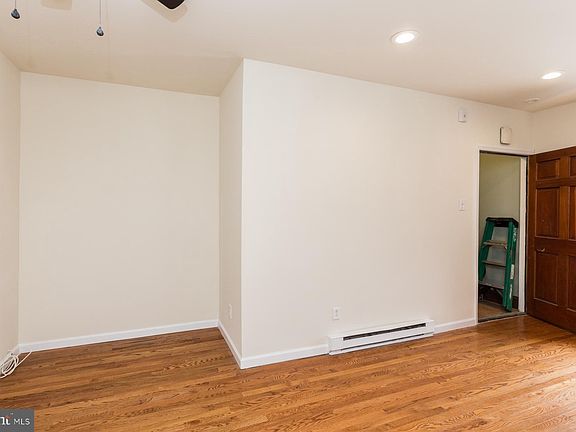 4th image of 2010 E York St #3F