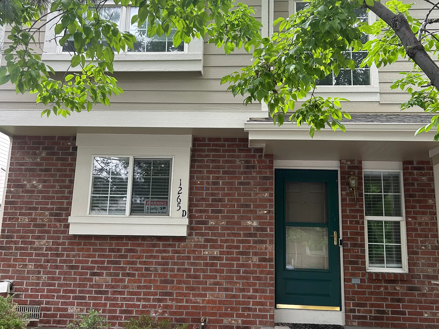 3 bed, 2.5 bath, 1240 sqft, $2,400 — Photo 4