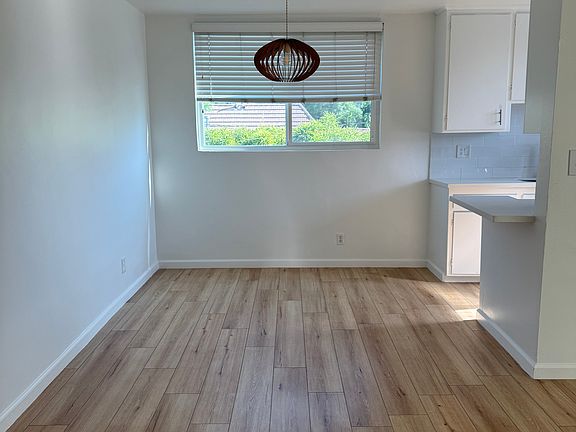 3rd image of 952 Maltman Ave #4