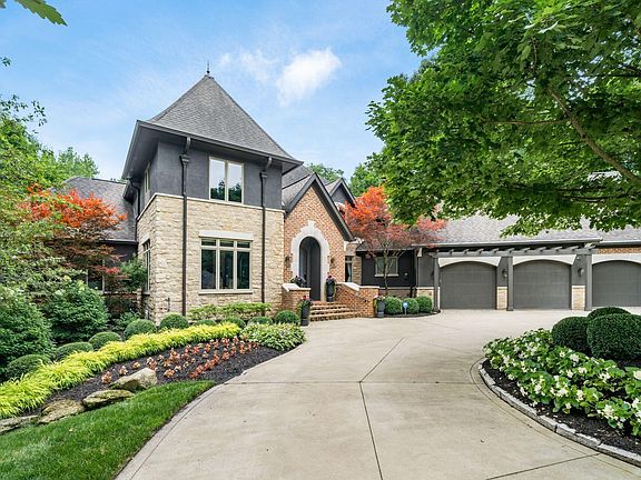 3rd image of 1935 Woodlands Pl