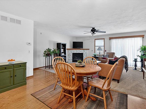 5th image of 2341 Effingham Way