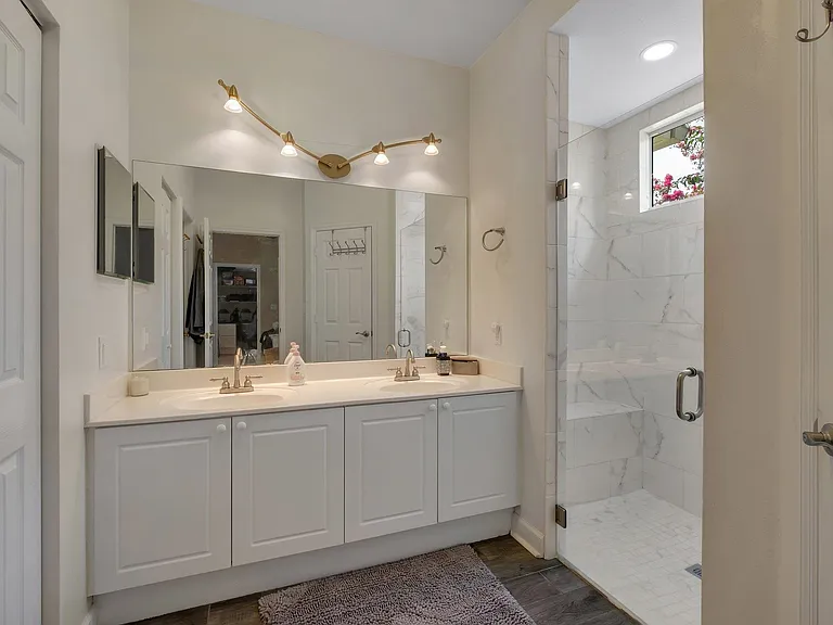 2119 Fernleigh Dr — Photo 7