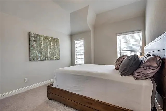 4211 Curtiss Dr — Photo 19