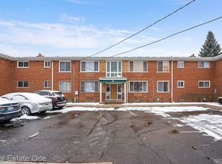 359 N Eton St APT 10, Birmingham, MI