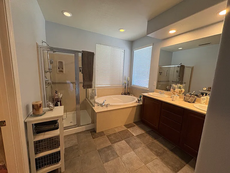 1517 Woodhaven Cir — Photo 13