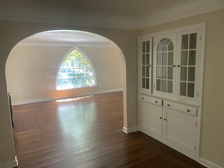 856 Olive St — Photo 6