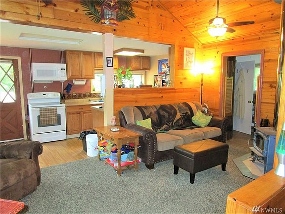 3rd image of 23 Chabot Ln