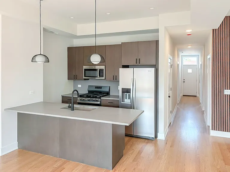 3525 N Wilton Ave #3 — Photo 6