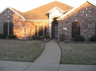 328 Crystal Lake Dr, Desoto, TX 75115