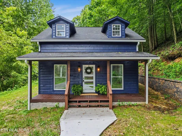 3539 Woodgrove Ln, Maryville, TN 37803