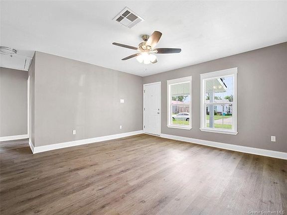 3rd image of 146 Richard St