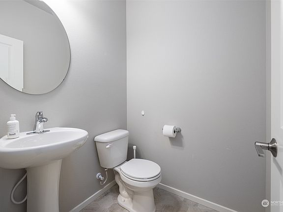 5th image of 8919 56th Place NE