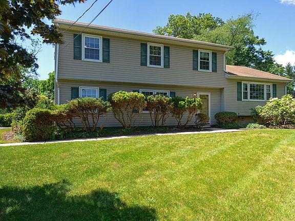 3rd image of 375 Stony Brook Dr