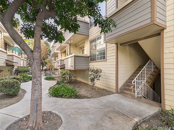 2nd image of 11150 Glenoaks Blvd Unit 81