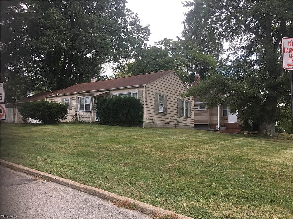 2nd image of 105 Argyle Ave