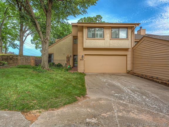2nd image of 3004 E 85th St #122