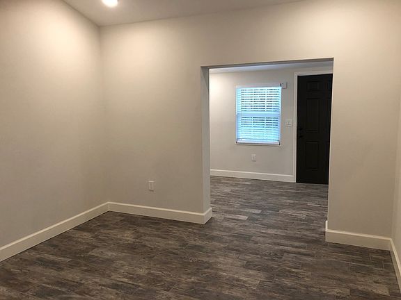 4th image of 1334 Indiana Ave