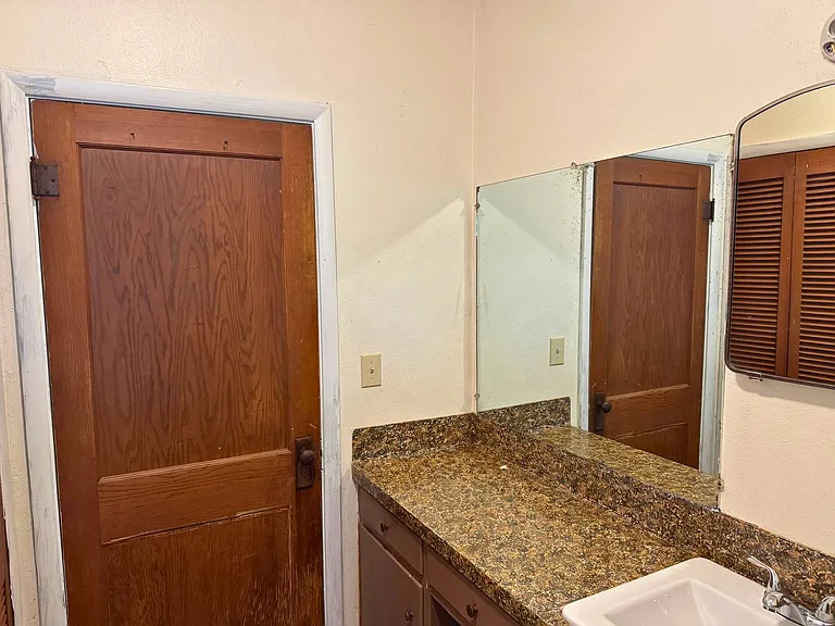 4594 Bus Us 287 — Photo 19