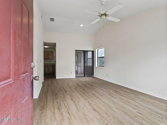 4th image of 8330 DERBYSHIRE Place