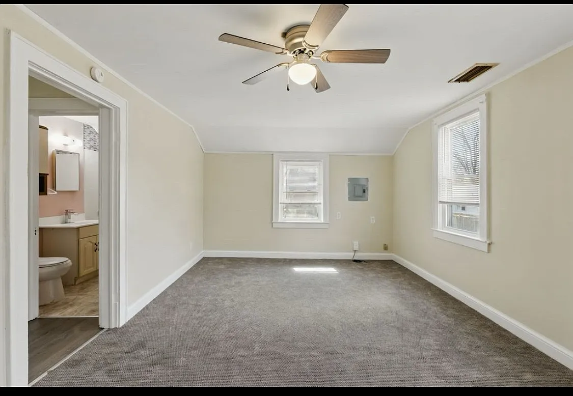 2 bed, 952 sqft, $1,800 — Photo 3