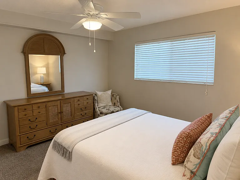 2100 W Beach Dr #204 — Photo 8