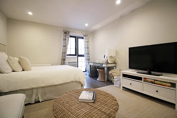 Rented by Bold New York | media 10