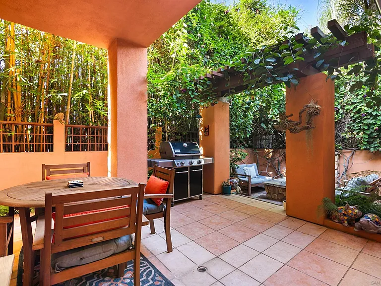 618 Gravilla Pl — Photo 26