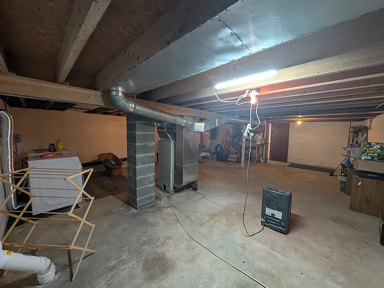 8 Coolidge St — Photo 11