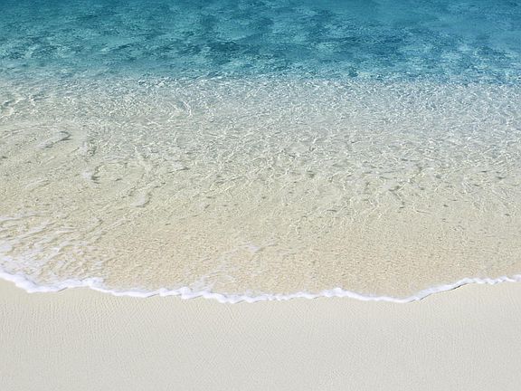 Beach is only 2 houses away