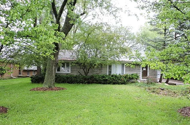 1661 Holly Ave photo 1
