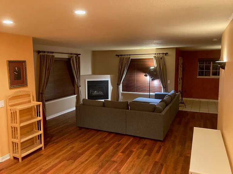 1007 E Foothills Dr — Photo 10