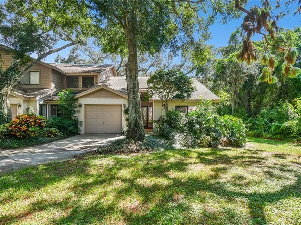 1900 Whispering Way, Tarpon Springs, FL 34689