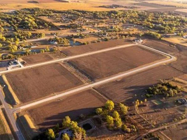 19554 W Pine St, Goddard, KS 67052