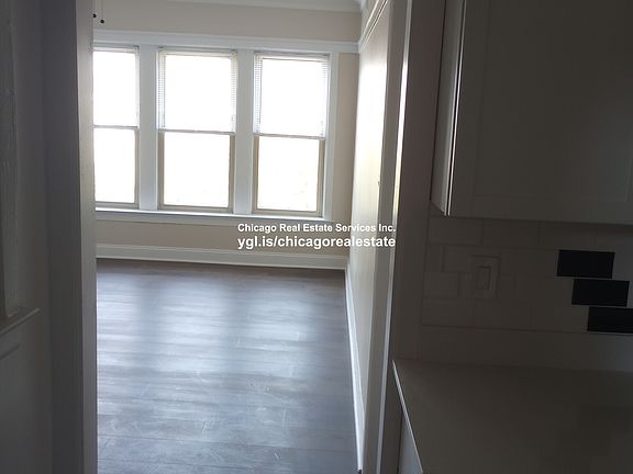 4th image of 1965 W Foster Ave #3