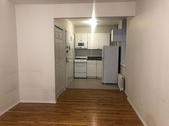 4th image of 951 Amsterdam Ave #2AA
