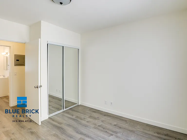 212 W Elk Ave #2 — Photo 12