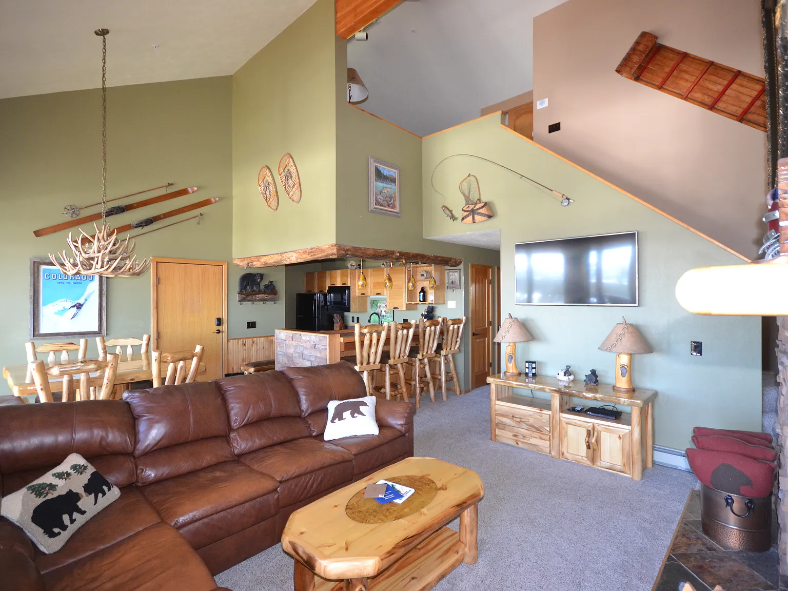 3 bed, 1183 sqft, $4,500 — Photo 1