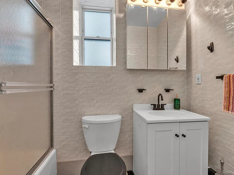 25 W Broadway #207 — Photo 15