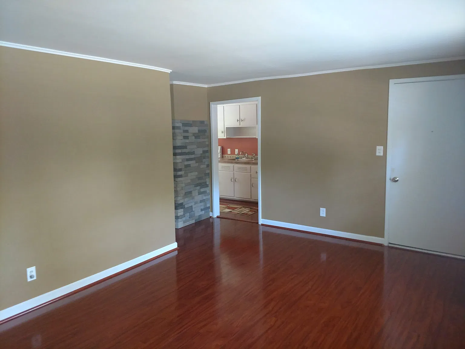 1 bed, 566 sqft, $1,500 — Photo 3