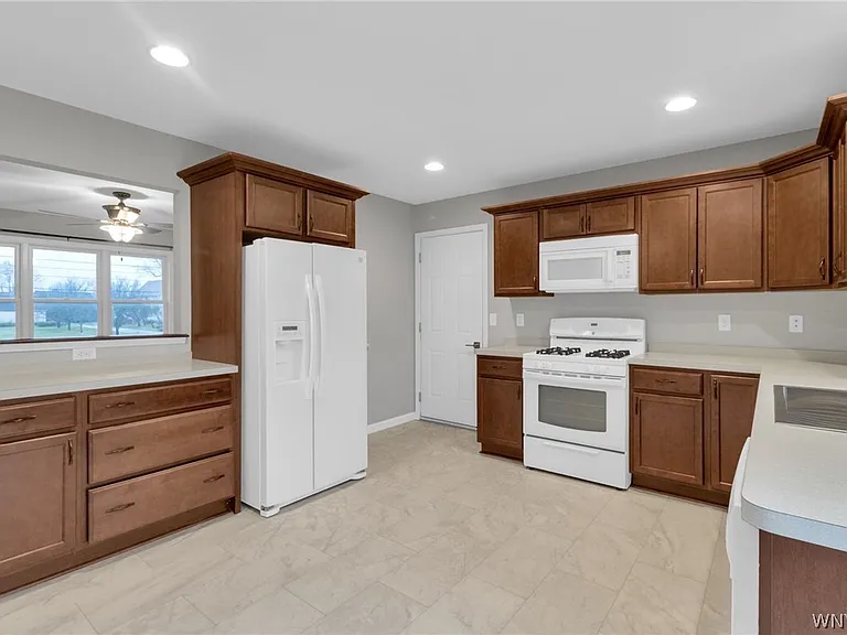 940 Reserve Rd — Photo 12