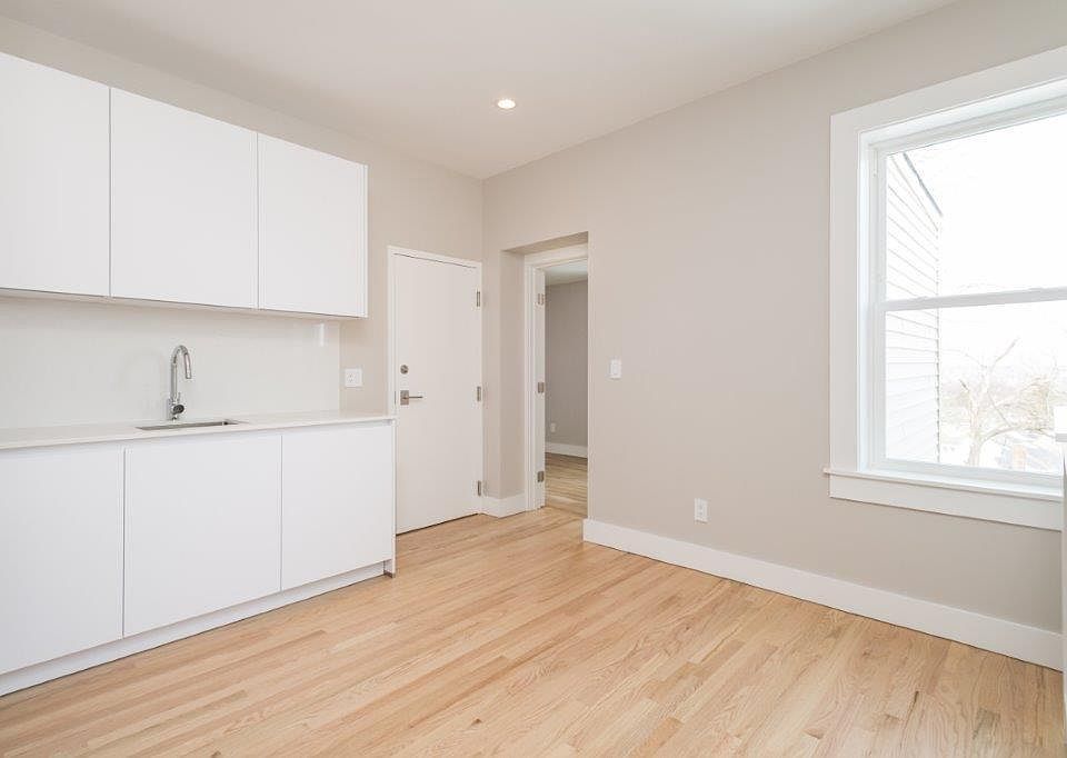 2nd image of 37 South St #10G