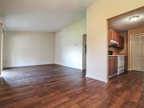 3rd image of 5000 W Congress St APT 2D