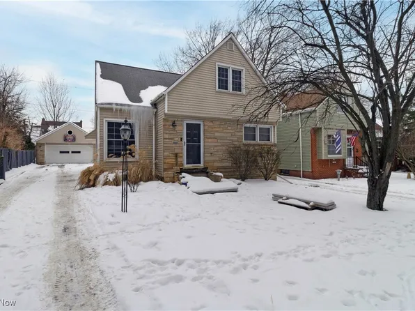 5854 Eldon Dr, Parma Heights, OH 44130
