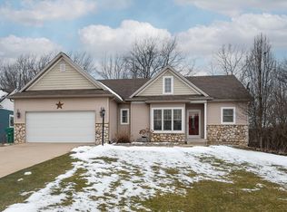21137 Diamond Harbor Ct, Cassopolis, MI 49031