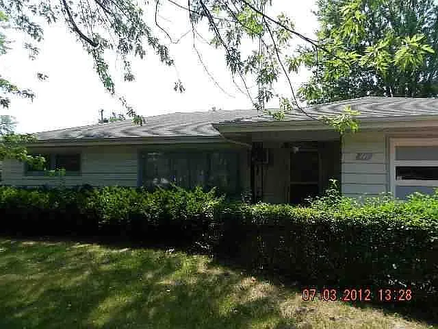 111 Boydston St photo 1