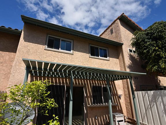 5th image of 6075 Jacaranda Way APT B