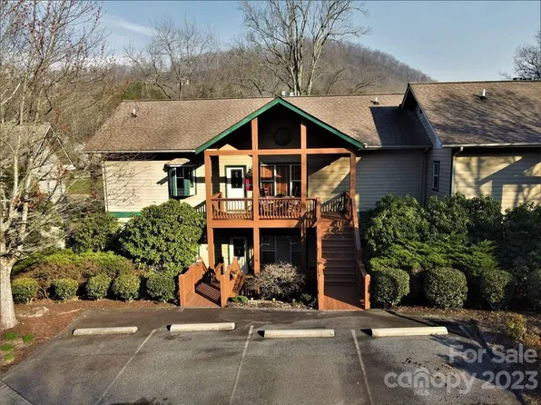 678 Olympic Dr #2, Whittier, NC 28789