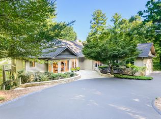 182 Old Hillside Ln, Flat Rock, NC 28731