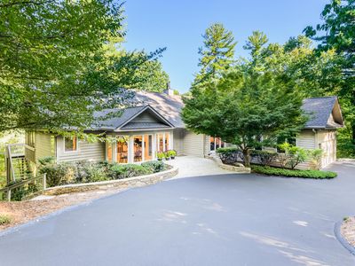 182 Old Hillside Ln, Flat Rock, NC, 28731